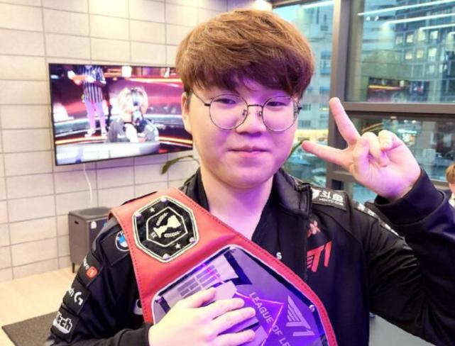 稳居榜首 稳居榜首