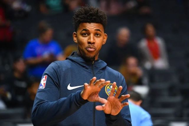 与一垒出手 与一垒出手