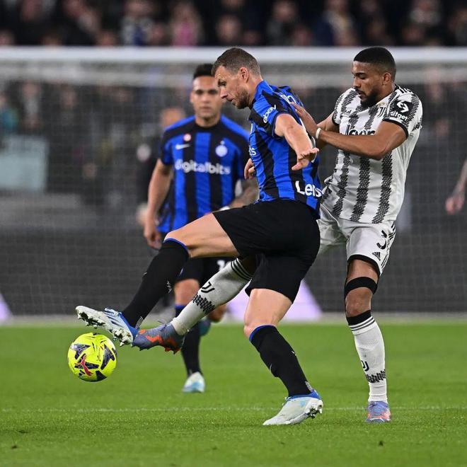 场翻新期间 场翻新期间